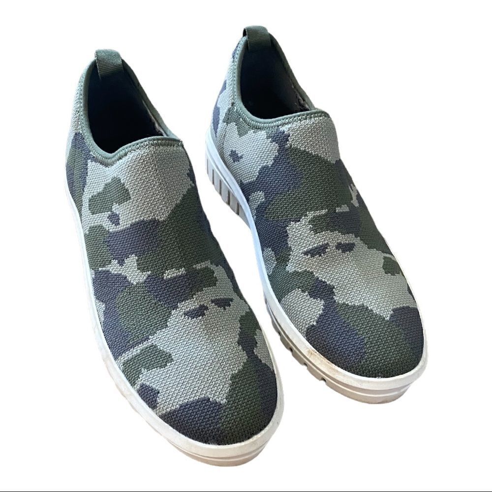 Blondo | Farrah Waterproof Camouflage Knit Sneakers | 7.5